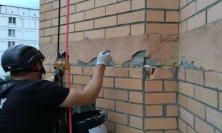 Обследование фасада здания в Изобильном в октябре